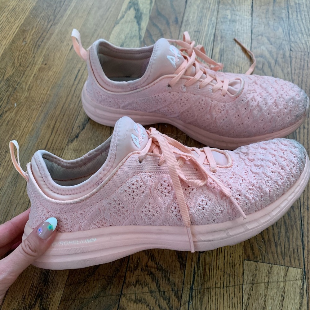 APL SNEAKERS *lightly worn!*